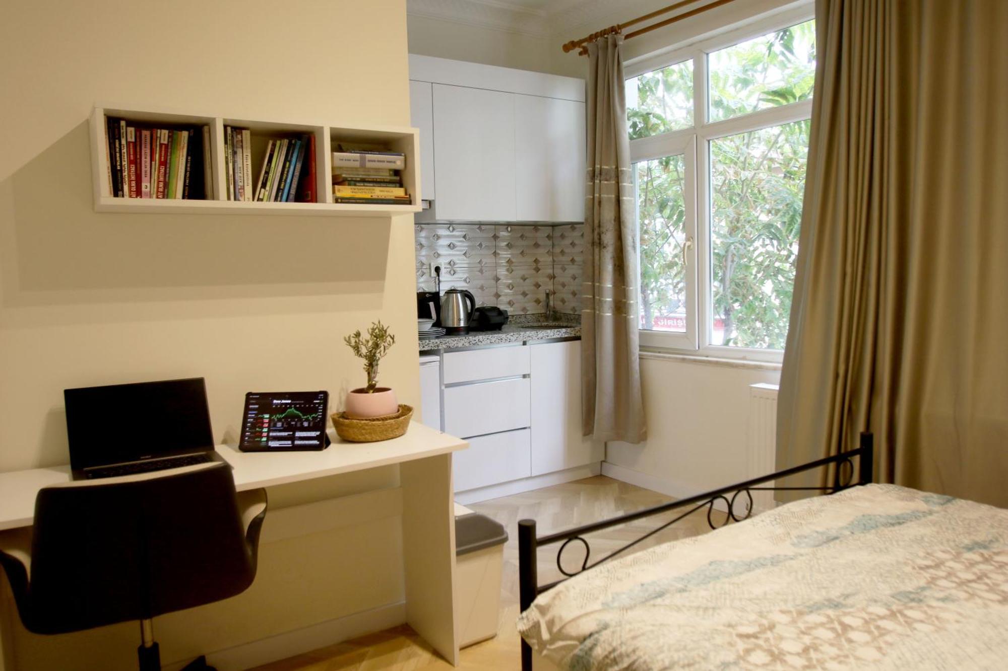 2br And 2bath Balcony In Heart Of Isatanbul #3 *