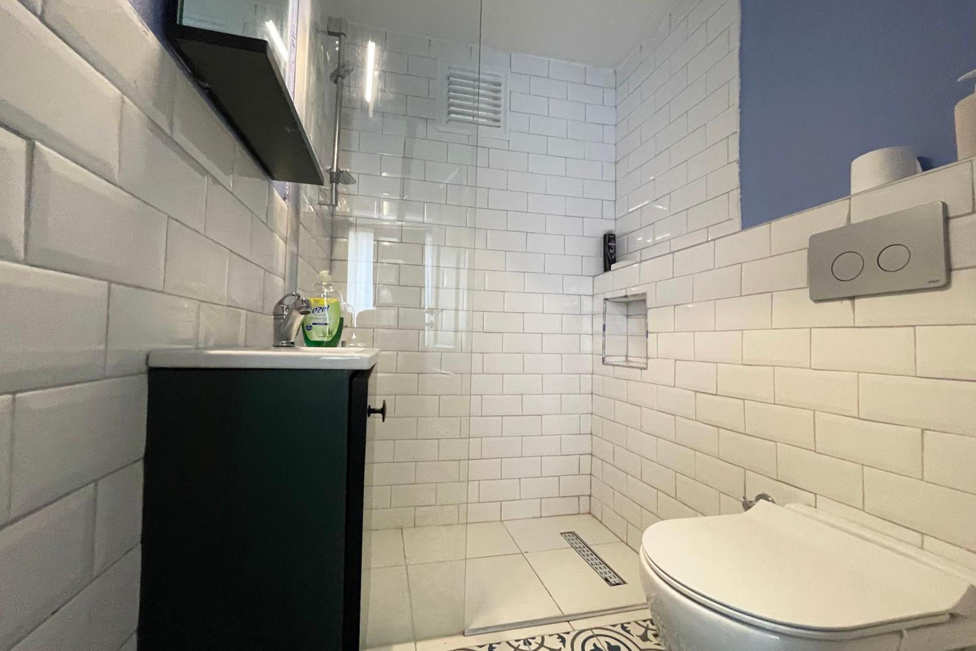 Apartment 2br And 2bath Balcony In Heart Of Isatanbul #3 *